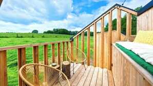 Premium Cabin, Garden View | Teres/patio