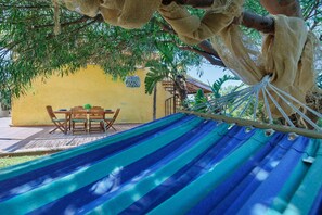 Outdoor dining - Villa 'Giardino Sul Mare' with Sea View, Private Terrace and Wi-Fi (Eden Beach)