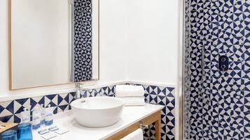 Habitación con 1 cama matrimonial o 2 individuales | Baño