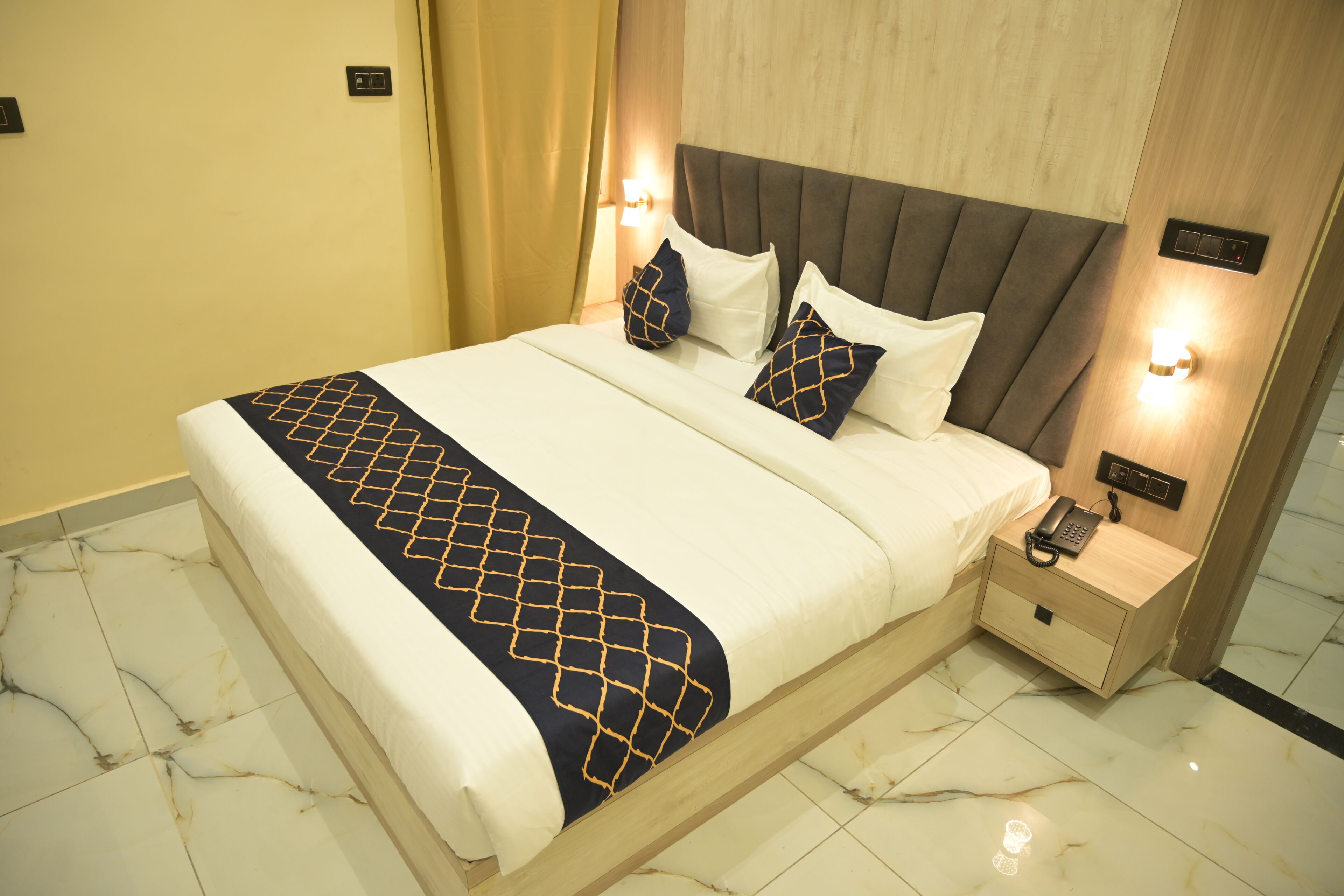 Deluxe Double Room | Premium bedding, in-room safe, laptop workspace, free WiFi
