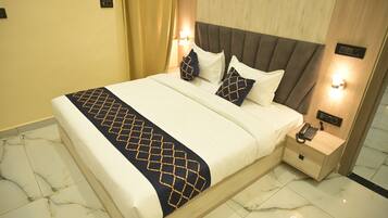 Deluxe Double Room | Premium bedding, in-room safe, laptop workspace, free WiFi