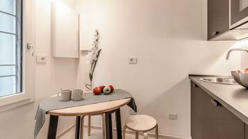 Apartment | Dining