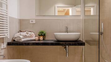 Apartment | Bathroom