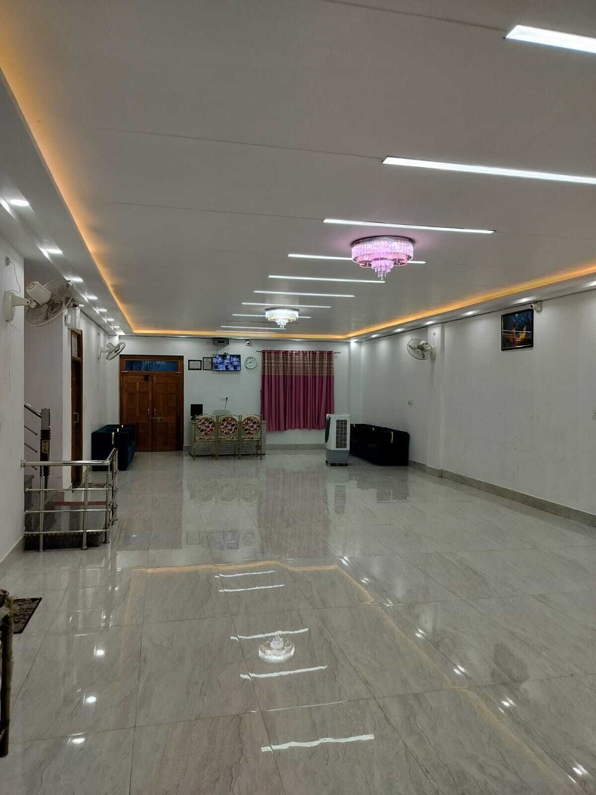 Deluxe Room | Lobby