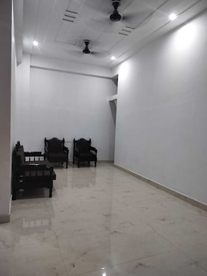 Interior - Uma Ganga Paying Guest House (Varanasi)