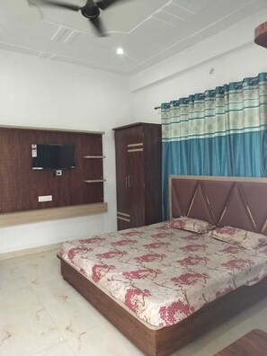Deluxe Room - Uma Ganga Paying Guest House (Varanasi)