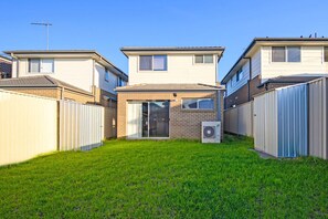 Property grounds - Bardia Convenient | Adorable Modern 4 Br House (Bardia)