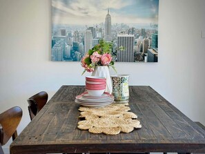 Dining - Adorable Modern 4 Br House | WiFi & Parking (Edmondson Park)