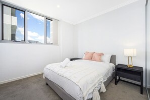 1 bedroom, iron/ironing board, WiFi - Liverpool Stunny Modern Apt |Wifi &Parking (Liverpool)