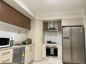 Fridge, microwave, stovetop, dishwasher - Gables/Box Hil/Maraylya 2Br granny flat near parks (Gables)