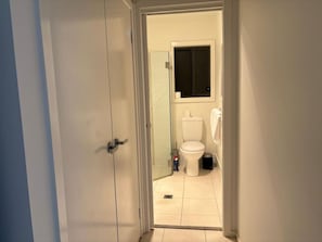 Hair dryer - Gables/Box Hil/Maraylya 2Br granny flat near parks (Gables)