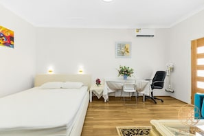 1 chambre, fer et planche à repasser, Wi-Fi, draps fournis