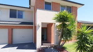 Unclassified image, 3 of 13, button - Jordan Springs Close to Park & Supermarket (Jordan Springs)