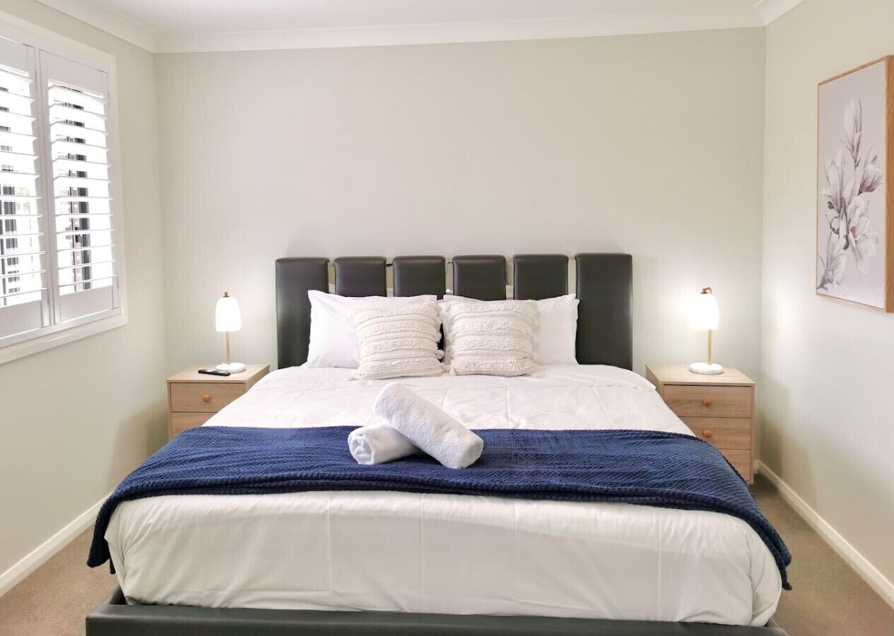 4 bedrooms, desk, iron/ironing board, WiFi