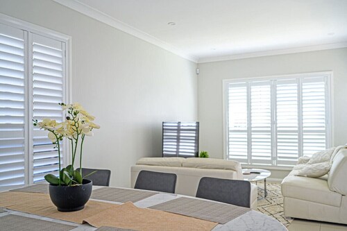 Rousehill Sweet Spacious 4BR Quiet House