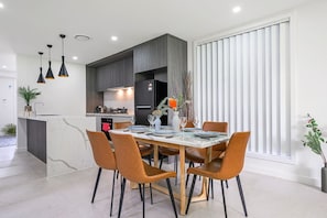 Dining - Rousehill 5Br withnear Shopping Centre&Train (Rouse Hill)
