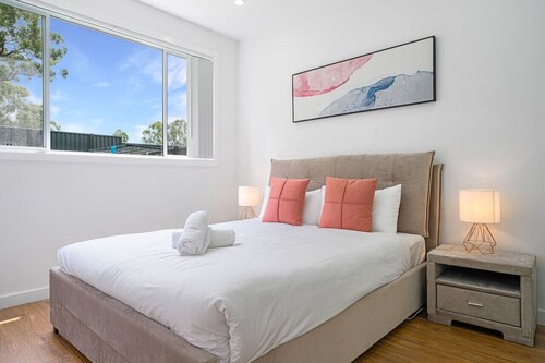 Rousehill 5Br withnear Shopping Centre&Train