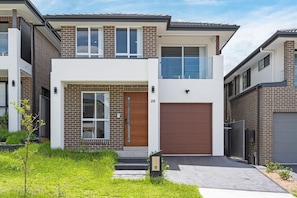 Exterior - Rousehill 5Br withnear Shopping Centre&Train (Rouse Hill)