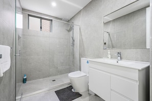 Bathroom - Rousehill 5Br withnear Shopping Centre&Train (Rouse Hill)