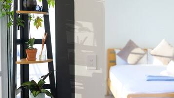 2 bedrooms, iron/ironing board, WiFi