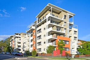 Exterior - Parramatta New 2Bedroom apt close to Train/Shoping (Parramatta)