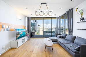 TV - Parramatta Sweet 2Br near by Train Station & Coles (Parramatta)