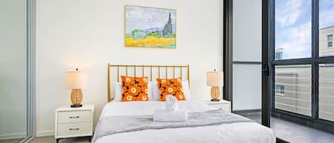 2 habitaciones, tabla de planchar con plancha, wifi y ropa de cama