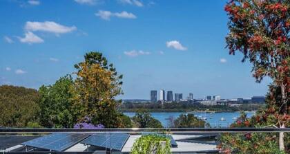 Putney · Brand New Luxury House | Pool & Waterview