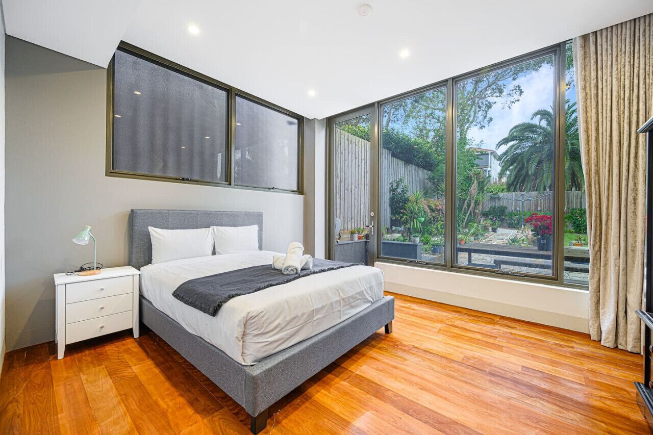 10 bedrooms, desk, iron/ironing board, WiFi