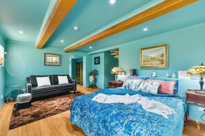 4 bedrooms, desk, iron/ironing board, WiFi - Fairytale Town - An Artistic Adventure (Baulkham Hills)