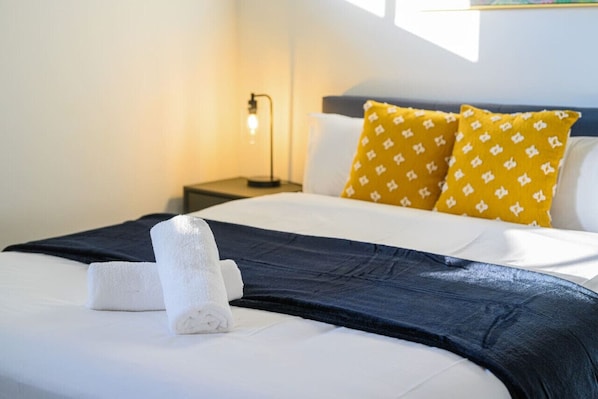 4 bedrooms, desk, iron/ironing board, WiFi