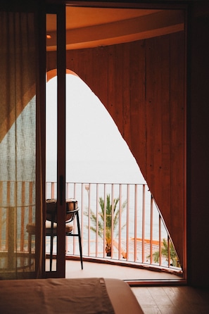Deluxe Double Room, Balcony, Sea View | Pemandangan balkoni