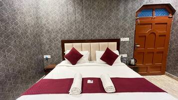 Basic Single Room | Premium bedding, free WiFi
