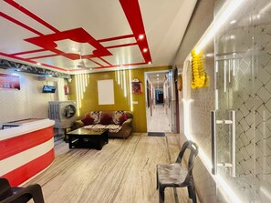 Lobby - Roomshala Shreeji Palace  (Ayodhya)