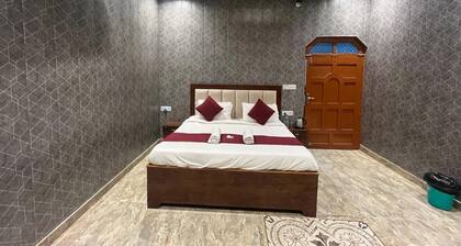 Roomshala Shreeji Palace
