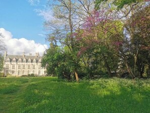 Property grounds - An Exceptional Stay in a Castle in Orléans (Orléans)