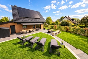 Outdoor dining - Vennchalet - Vacation Home for 8 People with a Sauna and Hot Tub (Monschau)