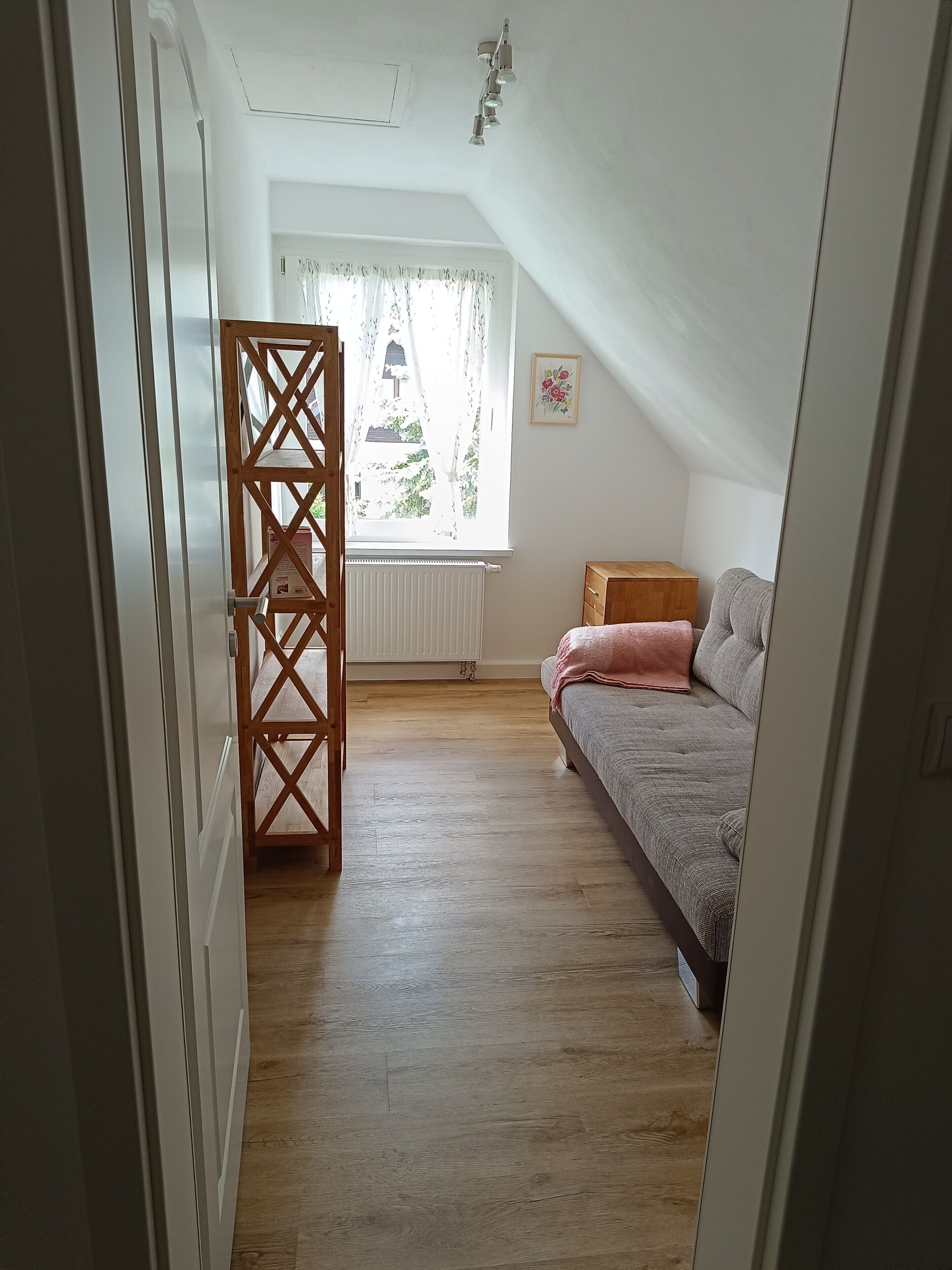 Fernseher, Kamin, Tischtennisplatte