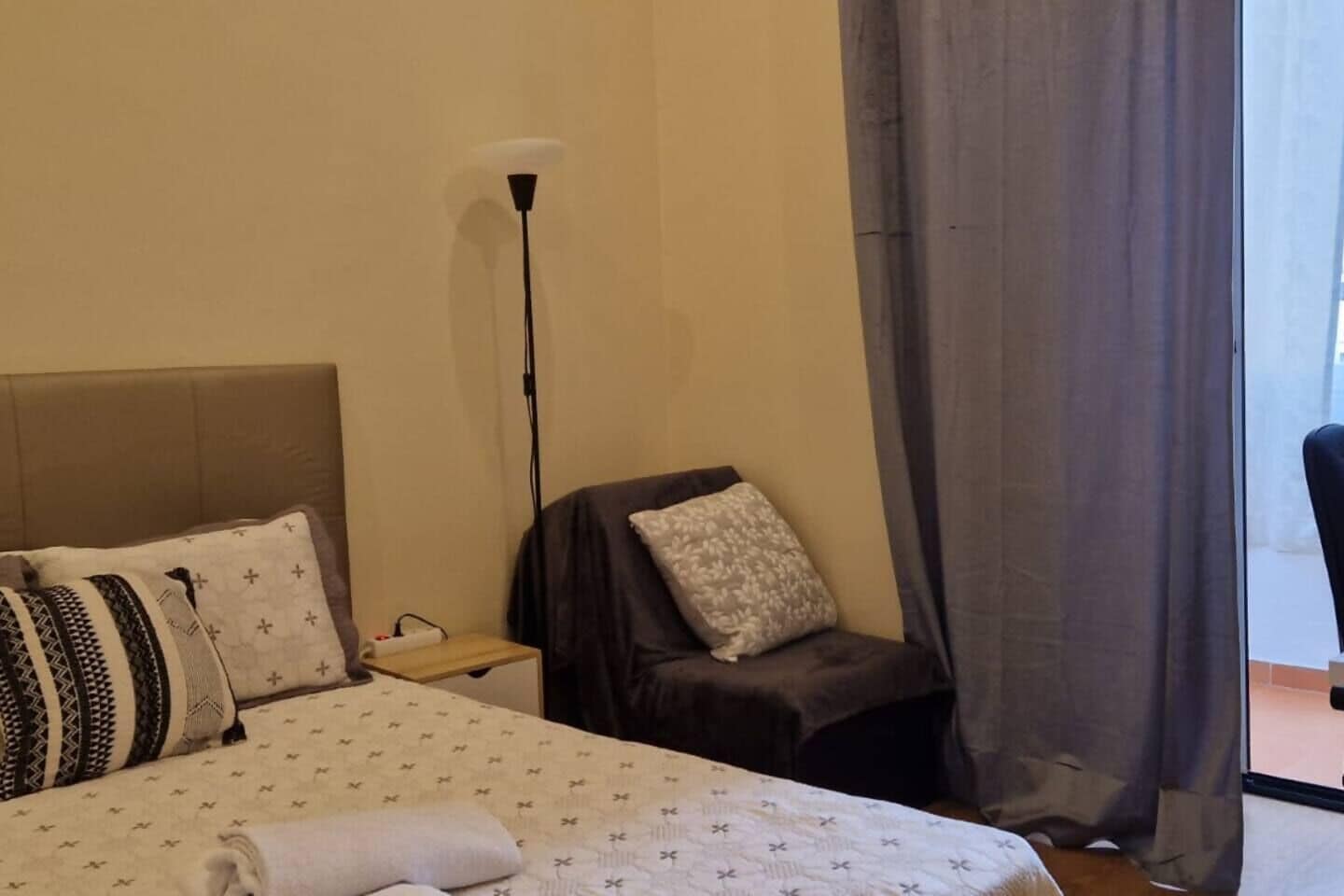 Skrivebord og wi-fi (inkludert)