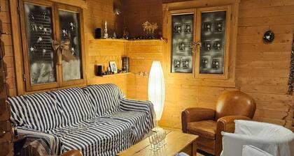La Cabane Hambout de Bois : un chalet insolite, un havre de quiétude
