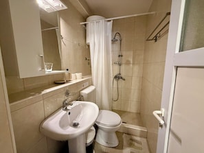 Bathroom - Comfortable 2-bedroom apartment in fisherman village Bigova, close to the beach (Bigova)
