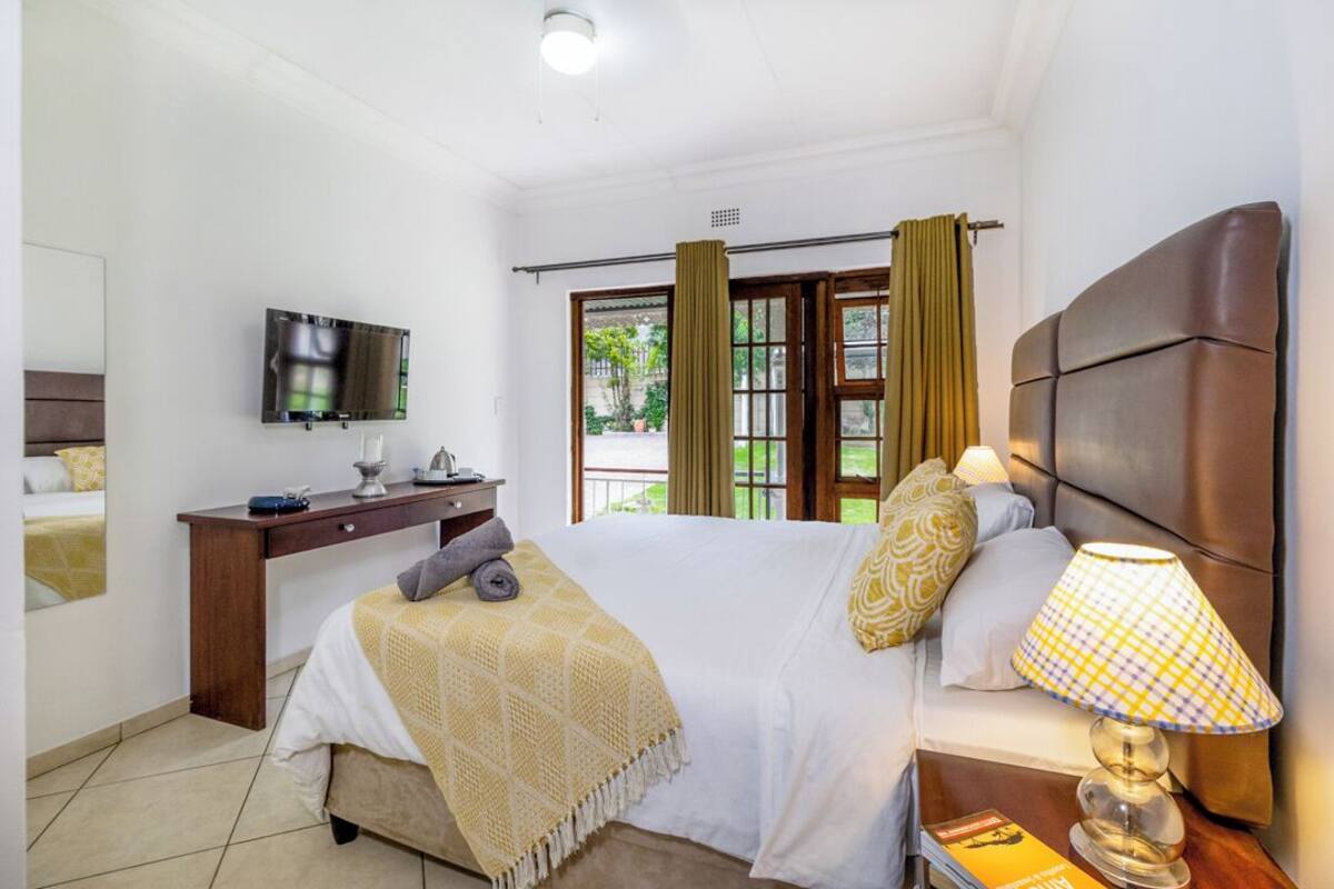 Habitación Confort con 1 cama doble o 2 individuales | Caja fuerte, escritorio, wifi gratis