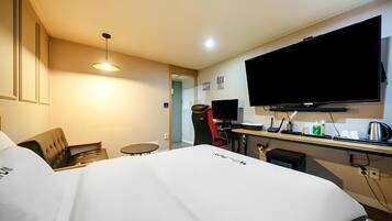 Superior Double Room | Desk, WiFi (free)