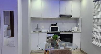 Cozy and Modern Apartment Rental in Akasia, Pretoria