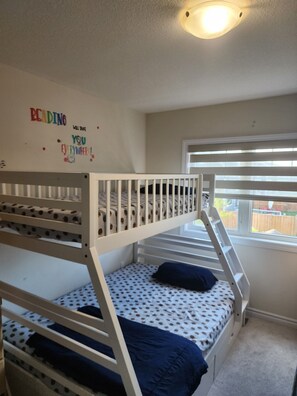 Unclassified image, 2 of 17, button - 369 Vanilla, set to Double a Sweet & Peaceful Stay (Thorold)