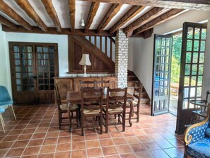 Dining - Vrbo Property (Breuilpont)