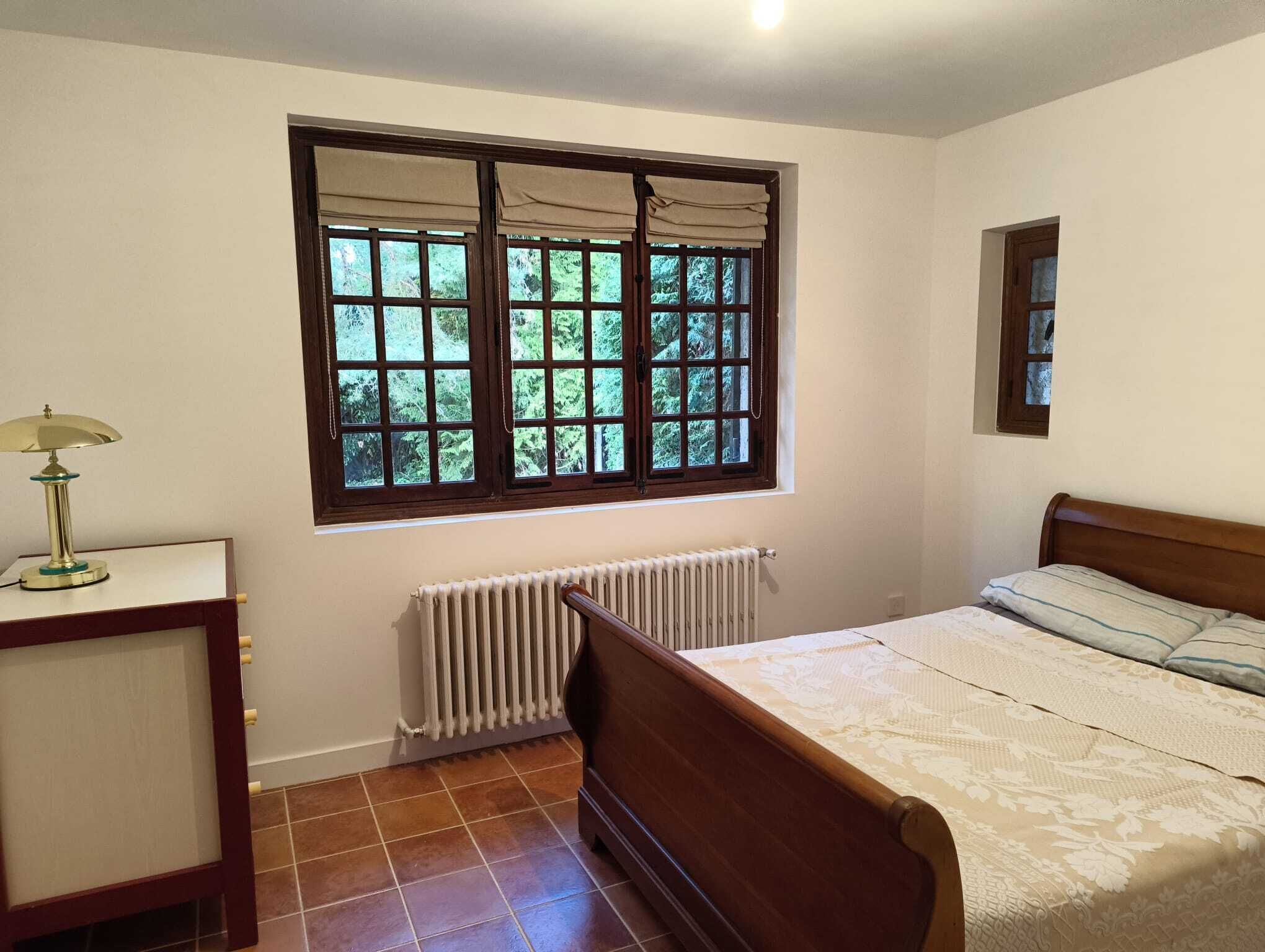 4 quartos, ferros/tábuas de passar roupa, Wi-Fi, roupa de cama