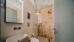 Apartment (2 Bedrooms) | Bathroom - TD Casa del Sagrato Rooftop View (Monopoli)