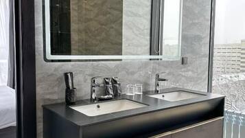 Premium Suite | Bathroom