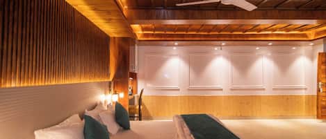 Luxury Single Room, Mountain View | Desk, laptop workspace